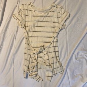 T.la tshirt with tie at the waist